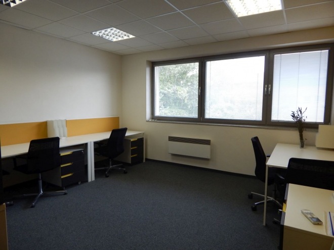 Office premises for rent - 21 m2 – Lamacska cesta