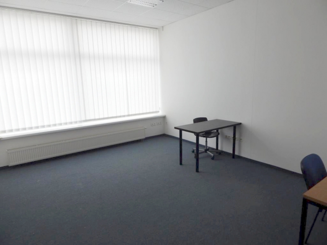 Kancelárske priestory na prenájom - 24 m2 - Slovnaftská